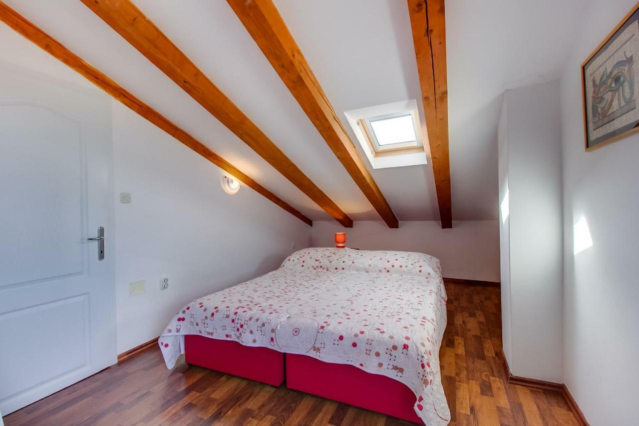 מאלי לוסיניי Apartman Natasa מראה חיצוני תמונה